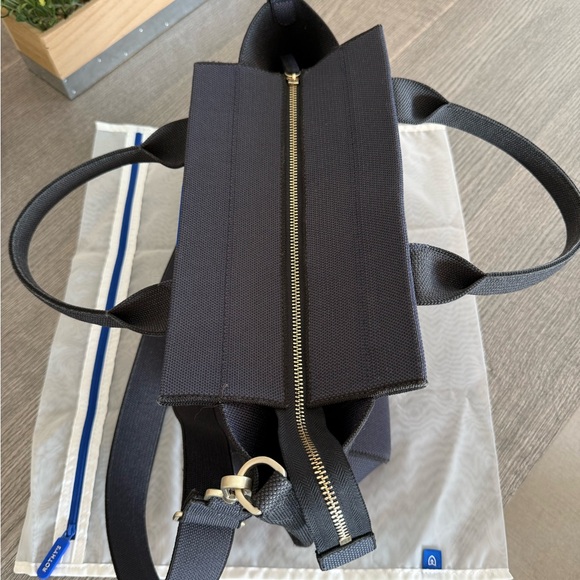 Rothy’s ‘The Handbag’ Classic Structured Purse Navy Black - Premium Designer - Picture 2 of 7